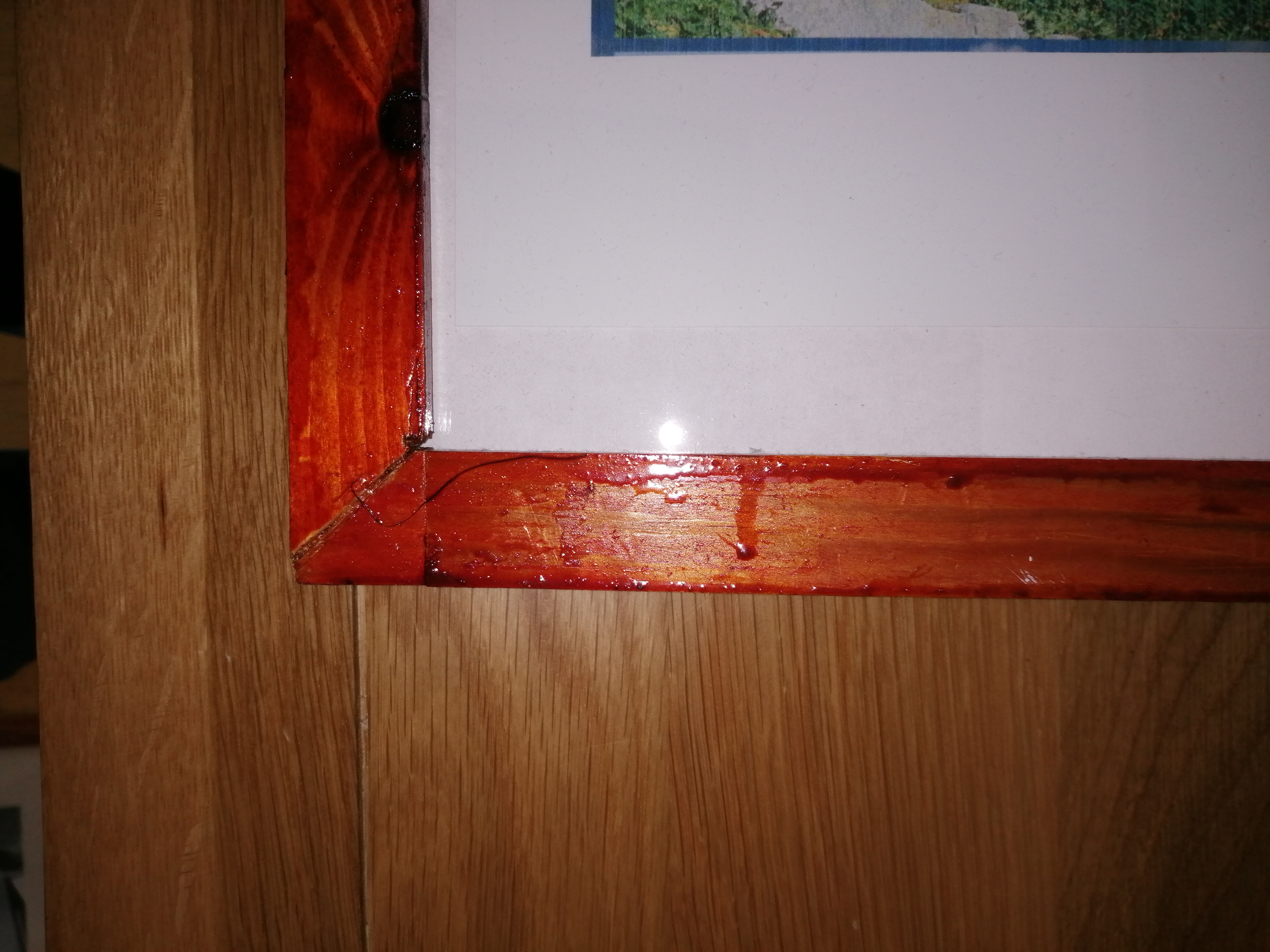 Front view of corner lap mitre joint